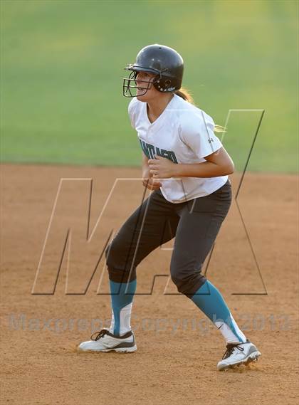 Thumbnail 3 in Santiago vs. Norco (CIF SS D1 Final) photogallery.