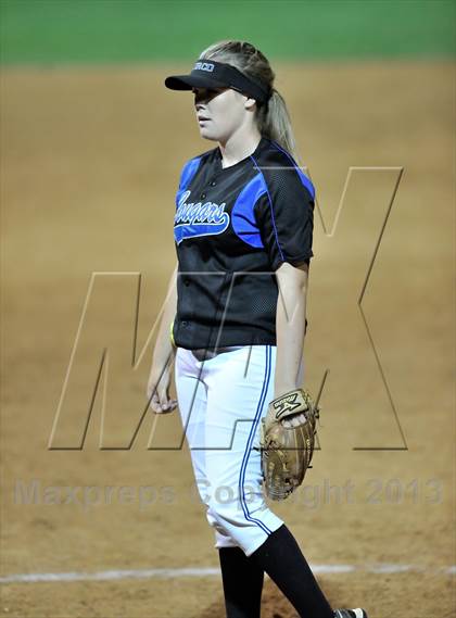Thumbnail 2 in Santiago vs. Norco (CIF SS D1 Final) photogallery.