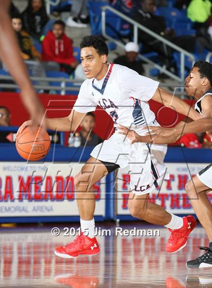 Thumbnail 2 in Lafayette Christian Academy vs. South Grand Prairie (Thanksgiving Hoopfest) photogallery.