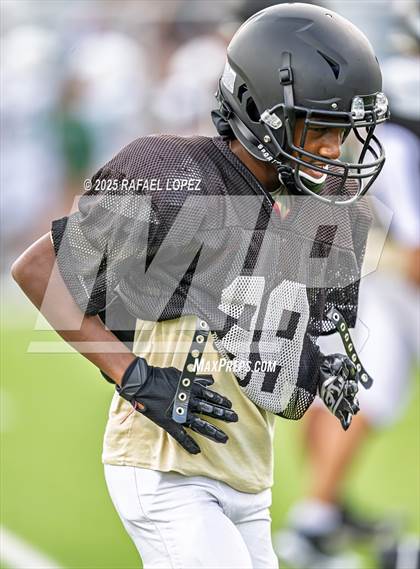 Thumbnail 3 in Kingwood Park vs. Galena Park (Scrimmage) photogallery.