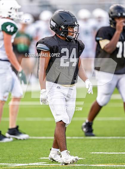 Thumbnail 3 in Kingwood Park vs. Galena Park (Scrimmage) photogallery.