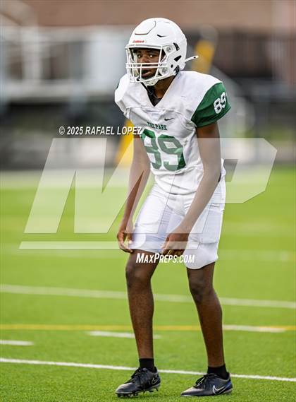 Thumbnail 3 in Kingwood Park vs. Galena Park (Scrimmage) photogallery.