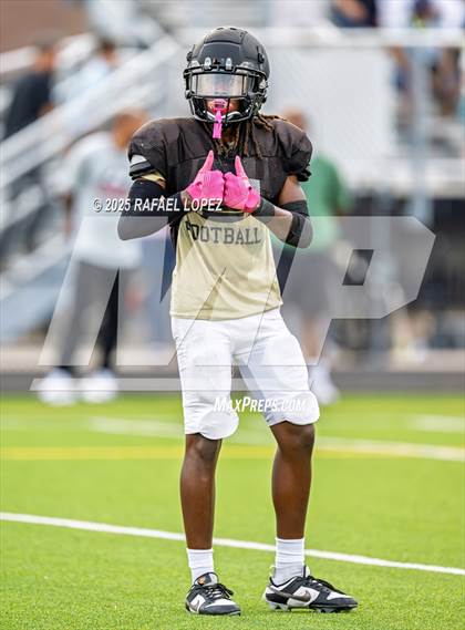 Thumbnail 3 in Kingwood Park vs. Galena Park (Scrimmage) photogallery.