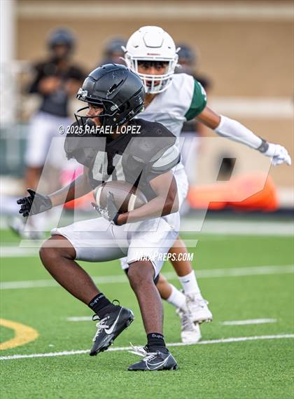 Thumbnail 1 in Kingwood Park vs. Galena Park (Scrimmage) photogallery.