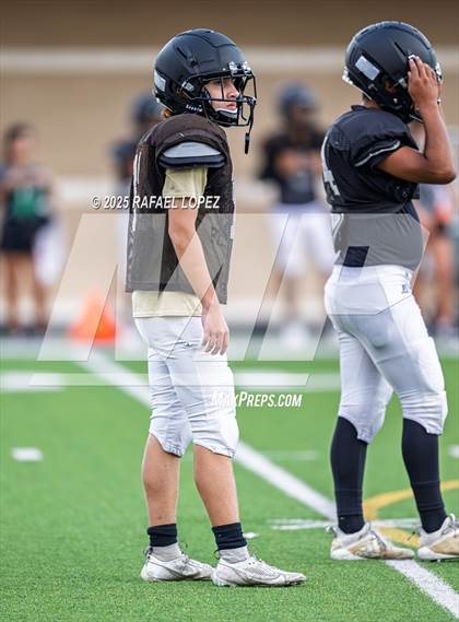 Thumbnail 3 in Kingwood Park vs. Galena Park (Scrimmage) photogallery.