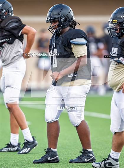 Thumbnail 3 in Kingwood Park vs. Galena Park (Scrimmage) photogallery.