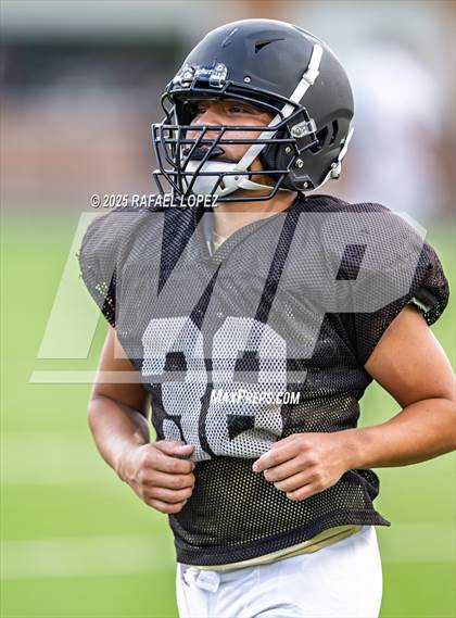 Thumbnail 2 in Kingwood Park vs. Galena Park (Scrimmage) photogallery.