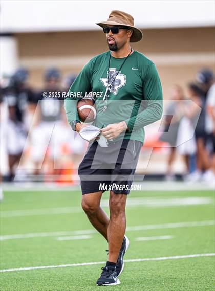 Thumbnail 2 in Kingwood Park vs. Galena Park (Scrimmage) photogallery.