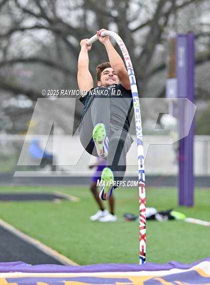 Thumbnail 1 in Marion Relays (Pole Vault)  photogallery.