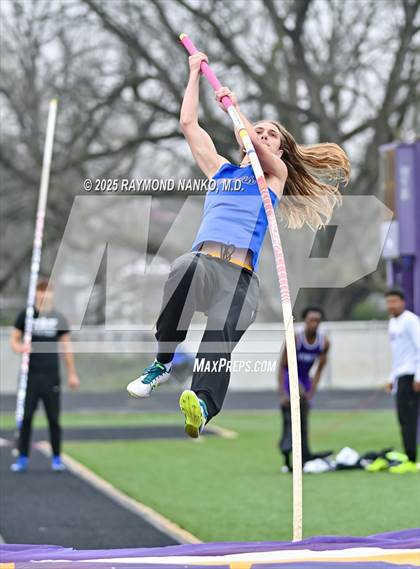 Thumbnail 1 in Marion Relays (Pole Vault)  photogallery.