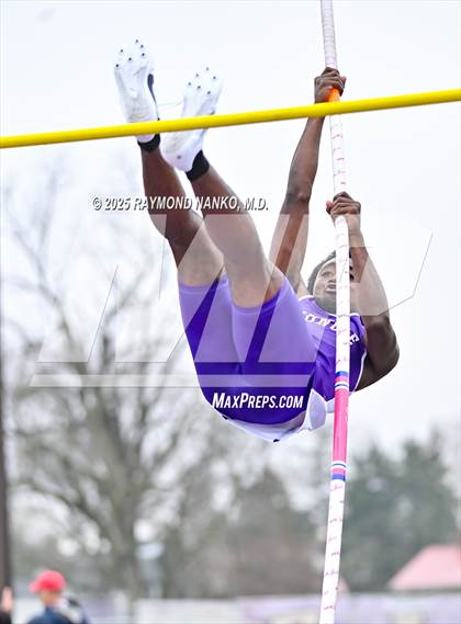 Thumbnail 1 in Marion Relays (Pole Vault)  photogallery.