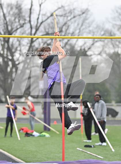 Thumbnail 1 in Marion Relays (Pole Vault)  photogallery.