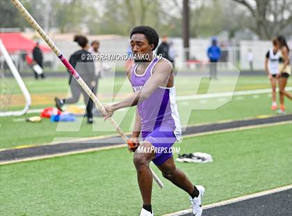 Thumbnail 1 in Marion Relays (Pole Vault)  photogallery.