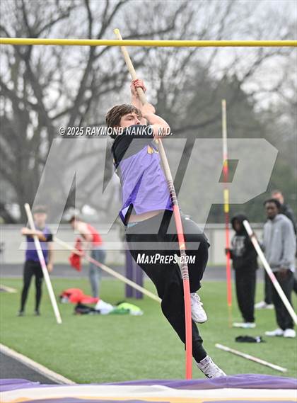 Thumbnail 2 in Marion Relays (Pole Vault)  photogallery.