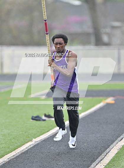Thumbnail 1 in Marion Relays (Pole Vault)  photogallery.