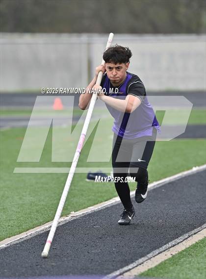 Thumbnail 1 in Marion Relays (Pole Vault)  photogallery.