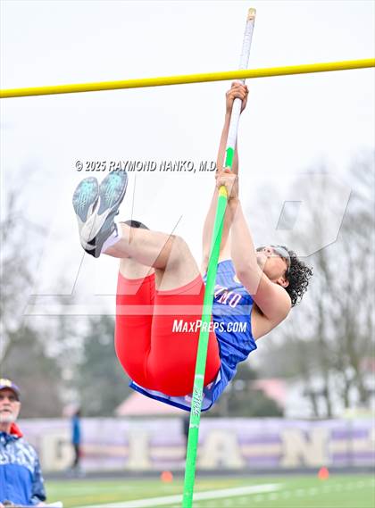 Thumbnail 1 in Marion Relays (Pole Vault)  photogallery.