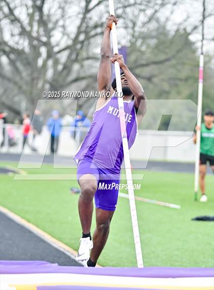 Thumbnail 1 in Marion Relays (Pole Vault)  photogallery.