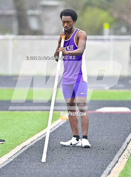 Thumbnail 3 in Marion Relays (Pole Vault)  photogallery.