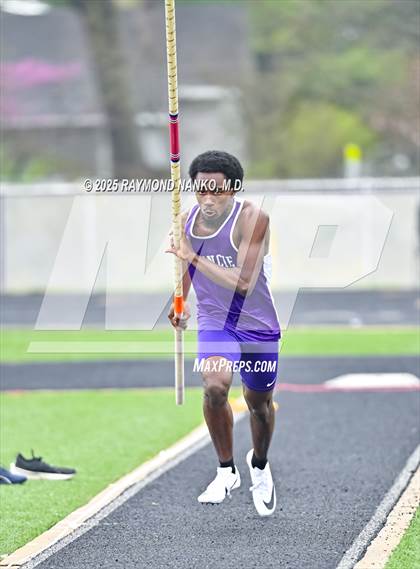 Thumbnail 3 in Marion Relays (Pole Vault)  photogallery.