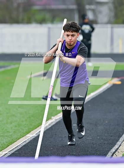 Thumbnail 1 in Marion Relays (Pole Vault)  photogallery.