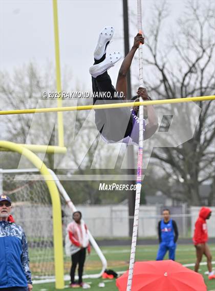 Thumbnail 1 in Marion Relays (Pole Vault)  photogallery.