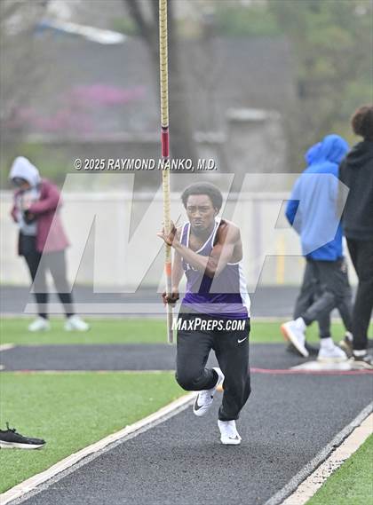 Thumbnail 1 in Marion Relays (Pole Vault)  photogallery.