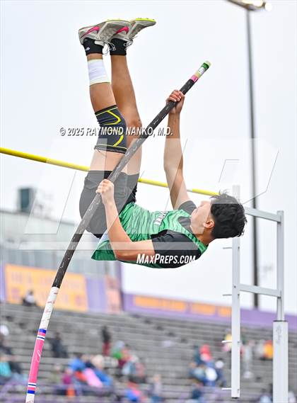 Thumbnail 2 in Marion Relays (Pole Vault)  photogallery.