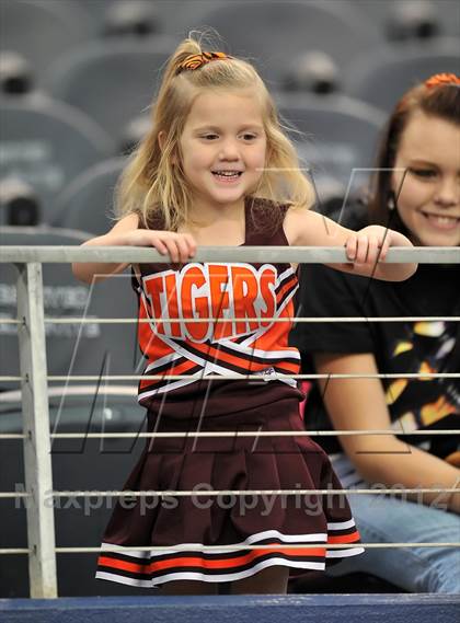 Thumbnail 2 in Munday vs. Tenaha (UIL 1A Division 2 Final)  photogallery.