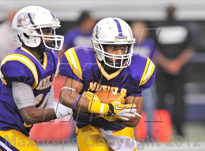 Thumbnail 2 in Munday vs. Tenaha (UIL 1A Division 2 Final)  photogallery.