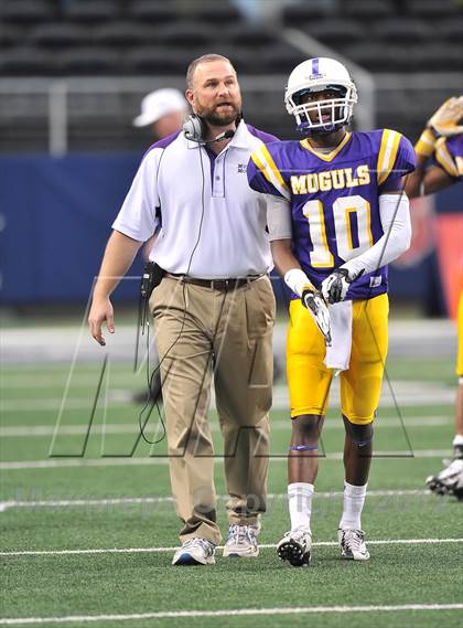 Thumbnail 2 in Munday vs. Tenaha (UIL 1A Division 2 Final)  photogallery.