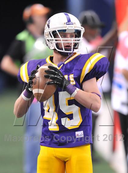 Thumbnail 2 in Munday vs. Tenaha (UIL 1A Division 2 Final)  photogallery.