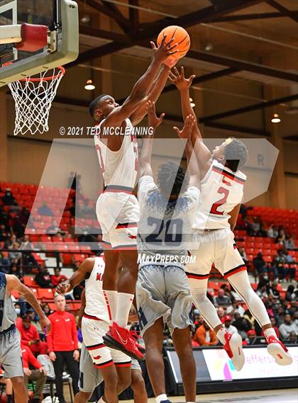 Thumbnail 2 in Magnolia vs. Huntington (King Cotton Classic) photogallery.
