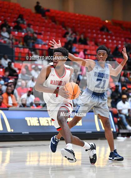 Thumbnail 2 in Magnolia vs. Huntington (King Cotton Classic) photogallery.