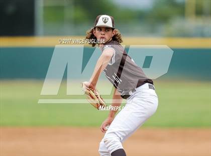 Thumbnail 1 in Loyola @ Crespi photogallery.