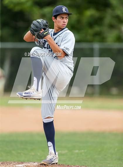 Thumbnail 1 in Loyola @ Crespi photogallery.