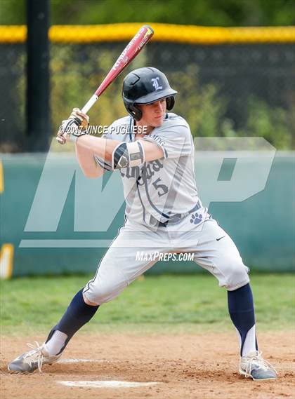 Thumbnail 3 in Loyola @ Crespi photogallery.
