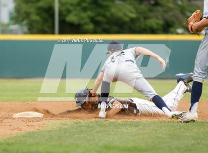 Thumbnail 2 in Loyola @ Crespi photogallery.