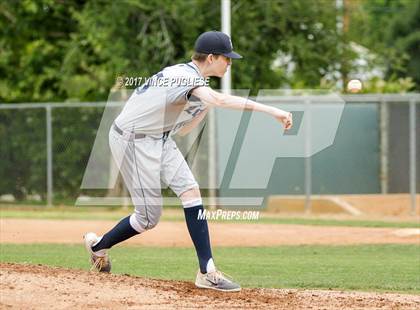 Thumbnail 1 in Loyola @ Crespi photogallery.