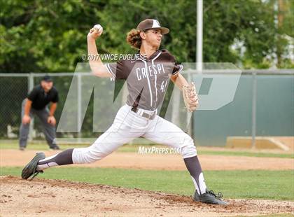 Thumbnail 1 in Loyola @ Crespi photogallery.