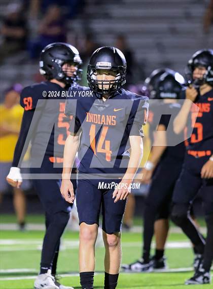 Thumbnail 2 in Grand Saline vs Edgewood photogallery.