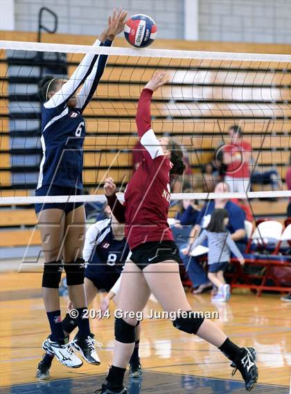 Thumbnail 3 in Cardinal Newman vs. Dublin (Dougherty Valley Tournament) photogallery.