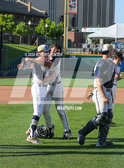 Thumbnail 2 in Honeoye Falls-Lima Central  vs Pittsford Sutherland (NYSPHSAA Section V Class A Final)  photogallery.