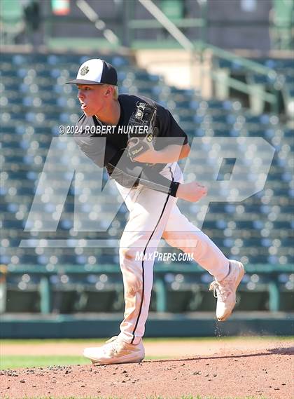 Thumbnail 1 in Honeoye Falls-Lima Central  vs Pittsford Sutherland (NYSPHSAA Section V Class A Final)  photogallery.