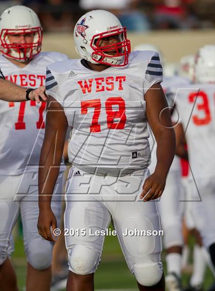 Thumbnail 3 in 2015 All-Star Bayou Bowl photogallery.
