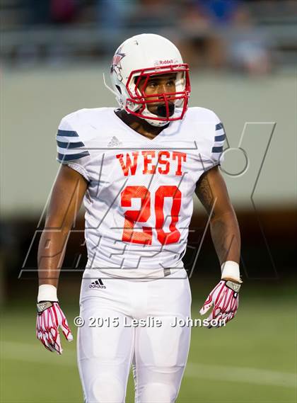 Thumbnail 2 in 2015 All-Star Bayou Bowl photogallery.