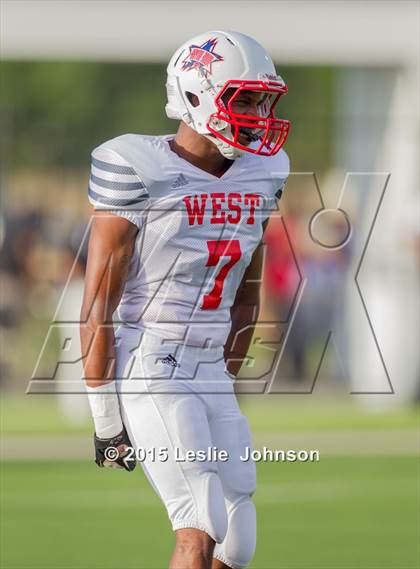 Thumbnail 2 in 2015 All-Star Bayou Bowl photogallery.