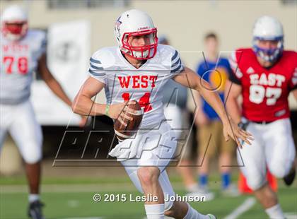 Thumbnail 3 in 2015 All-Star Bayou Bowl photogallery.