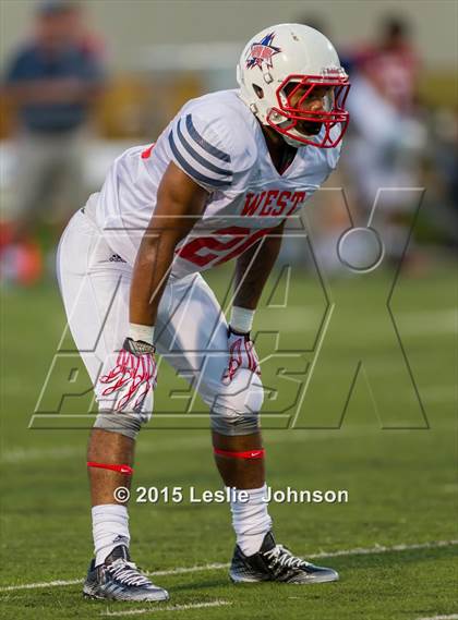 Thumbnail 3 in 2015 All-Star Bayou Bowl photogallery.