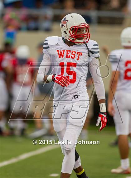 Thumbnail 3 in 2015 All-Star Bayou Bowl photogallery.